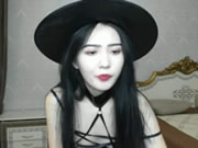 رقص فتاة كورية وممارسة العادة السرية